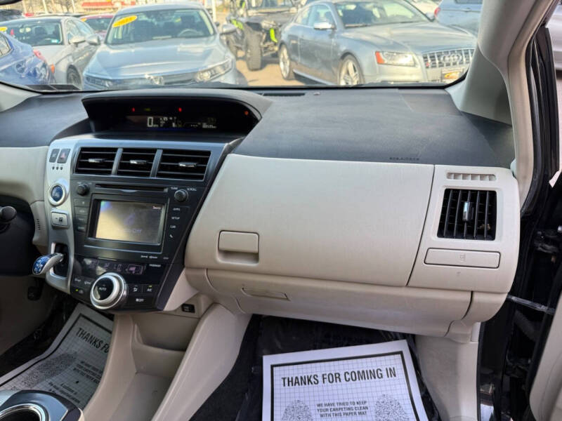 2012 Toyota Prius v Five