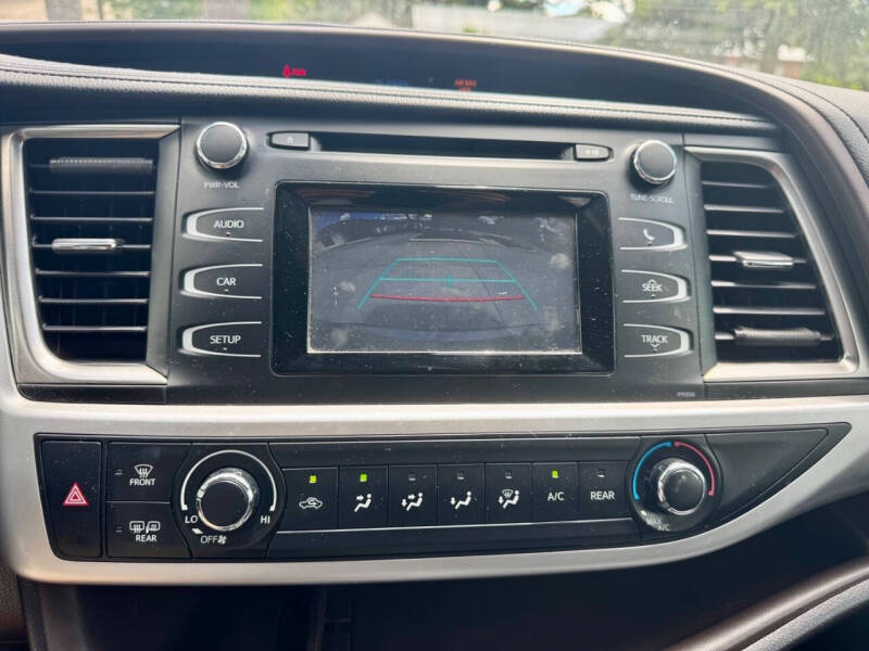 2018 Toyota Highlander LE