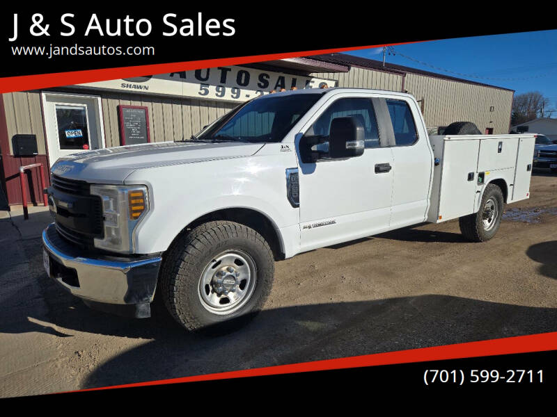 2018 Ford F-350 Super Duty Chassis Cab XL's photo