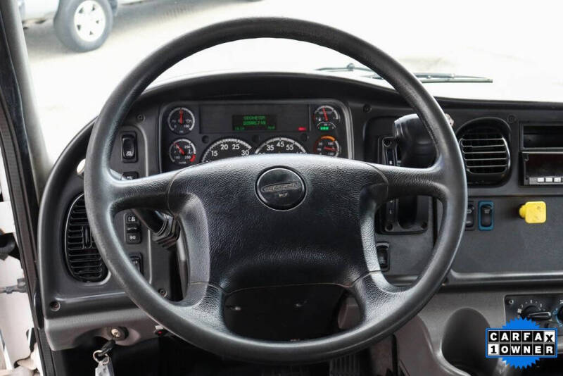 2019 Freightliner M2 106