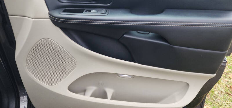 2016 Chrysler Town and Country Touring-L Anniversary Edition