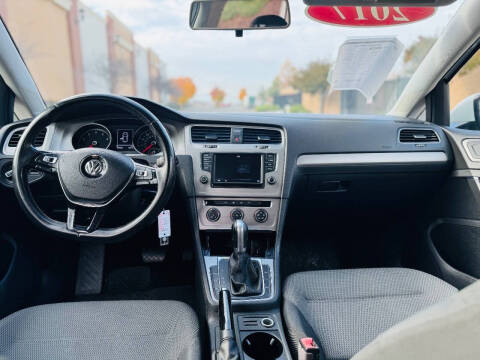 2017 Volkswagen Golf TSI S