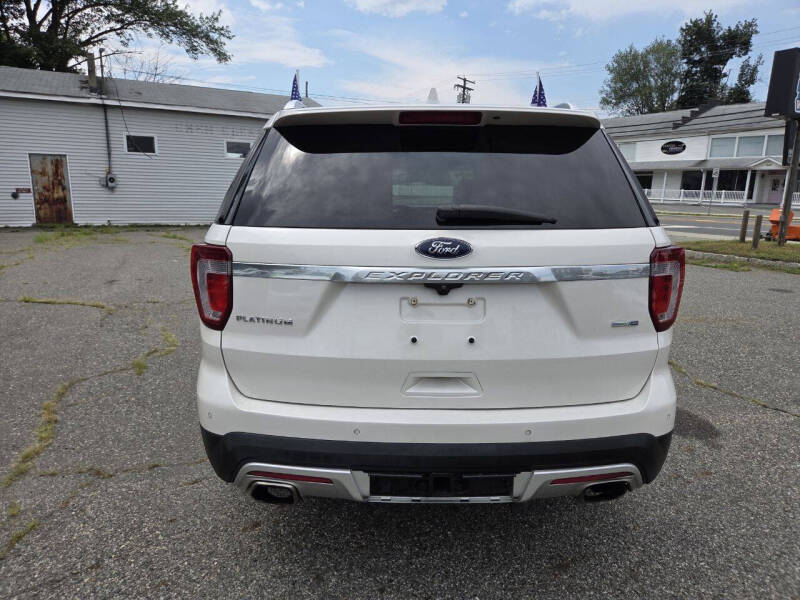 2017 Ford Explorer Platinum