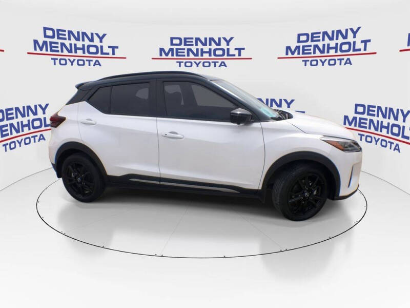 2023 Nissan Kicks SR