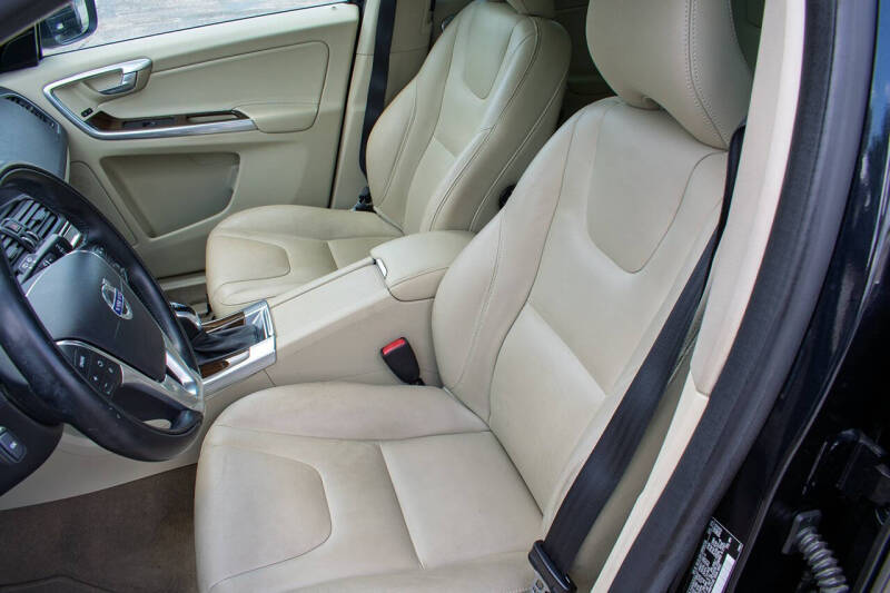 2015 Volvo XC60 3.2 Platinum