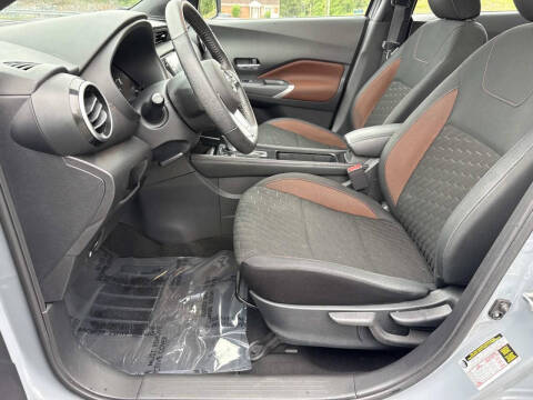 2021 Nissan Kicks SR