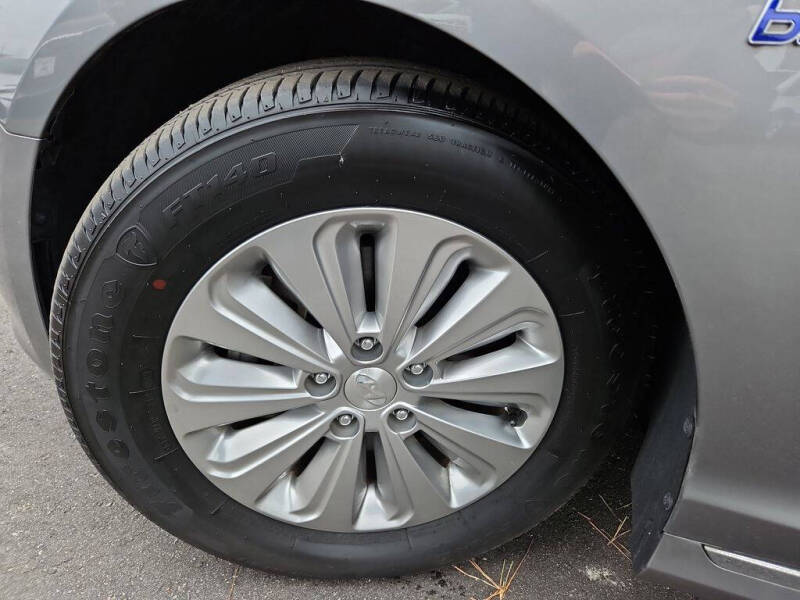 2017 Hyundai Sonata Hybrid SE