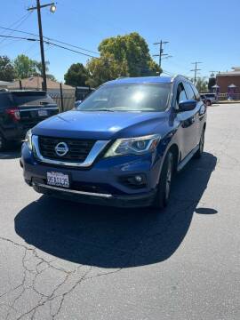 2017 Nissan Pathfinder for sale at UNITED AUTO MART CA in Arleta CA