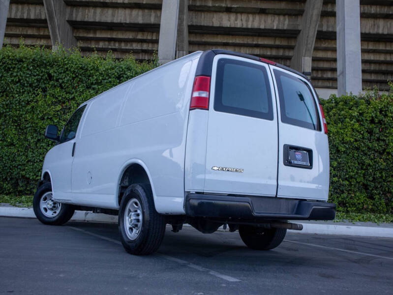 2022 Chevrolet Express 2500