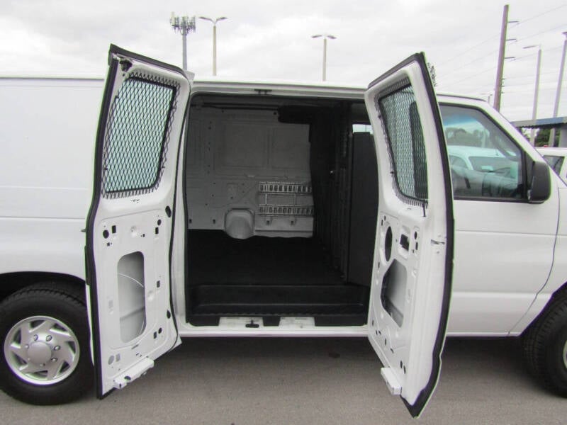 2008 Ford E-Series Econoline Van Commercial photo 9