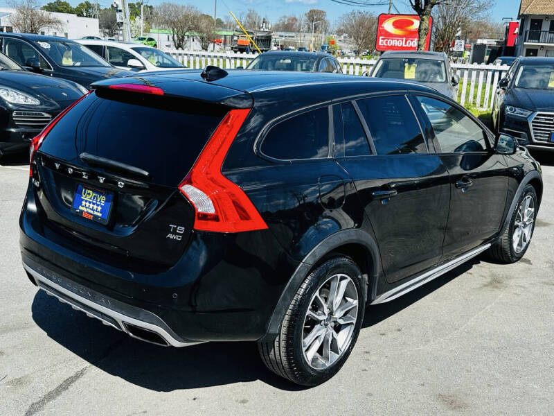 2015 Volvo V60 Cross Country T5