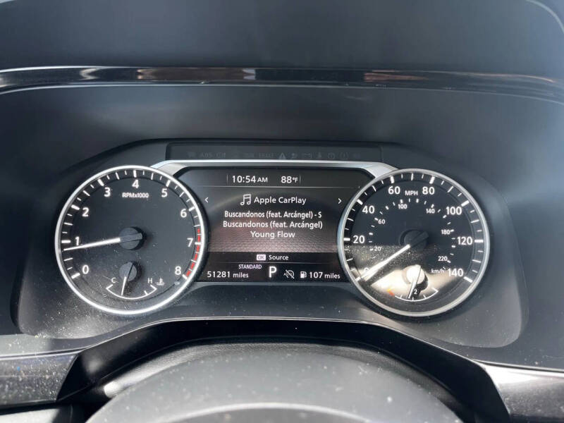 2022 Nissan Pathfinder SV