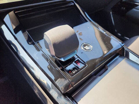 2025 Land Rover Range Rover Sport P360 SE