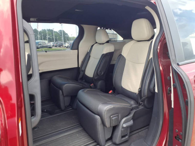 2025 Toyota Sienna Limited 7-Passenger