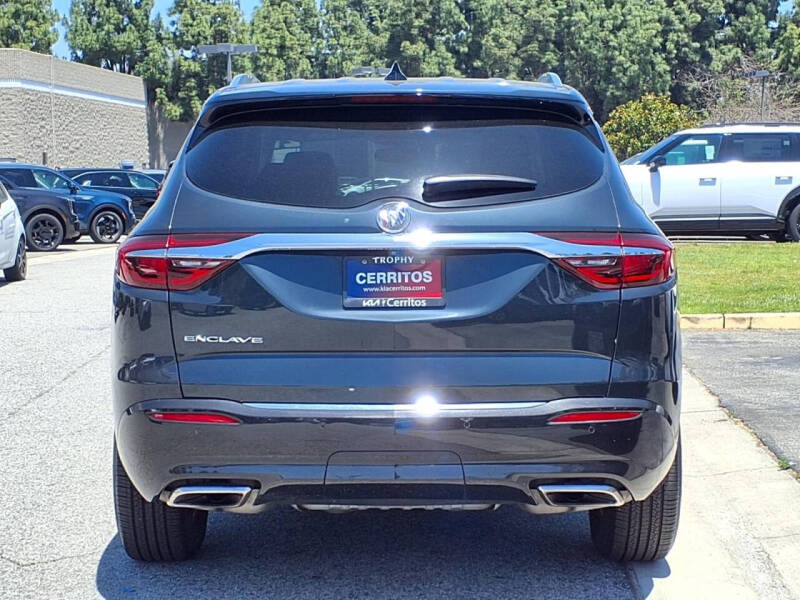 2021 Buick Enclave Essence