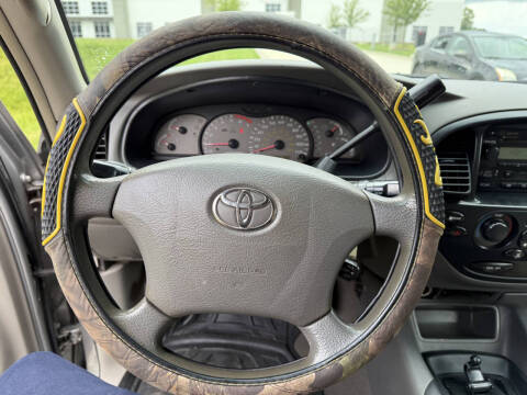 2004 Toyota Sequoia SR5