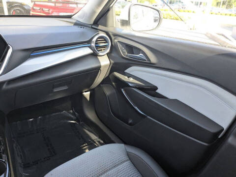2025 Chevrolet Trax LT