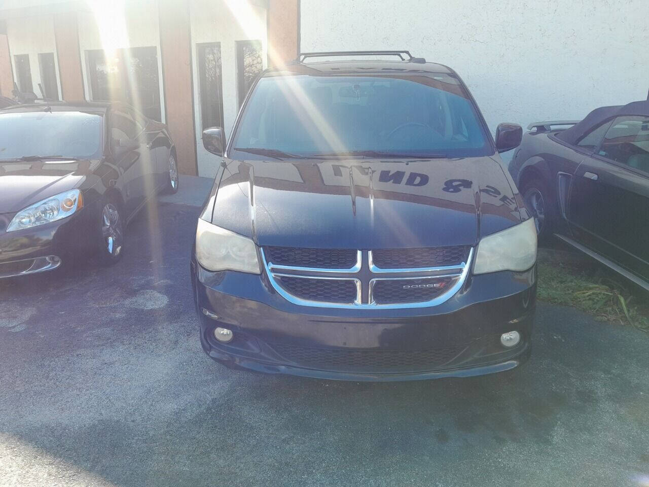 2014 Dodge Grand Caravan Minivan - $4,950