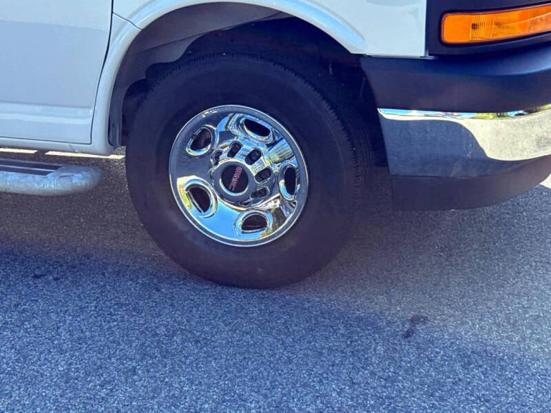 2023 GMC Savana 2500