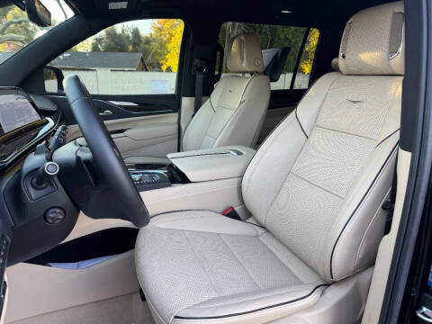 2024 Cadillac Escalade ESV Premium Luxury