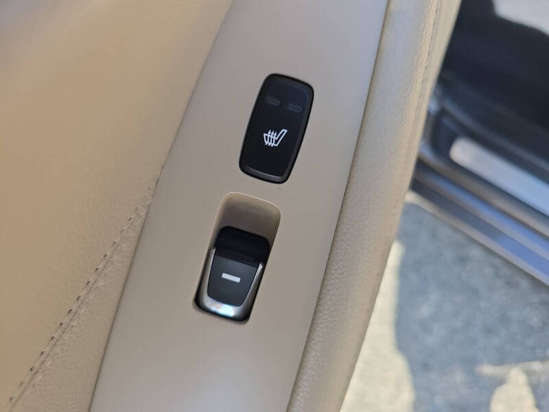 2014 Kia Cadenza Premium