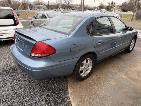 2006 Ford Taurus SE