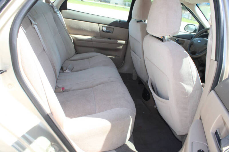 2001 Ford Taurus LX