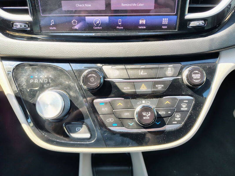 2022 Chrysler Pacifica Touring L