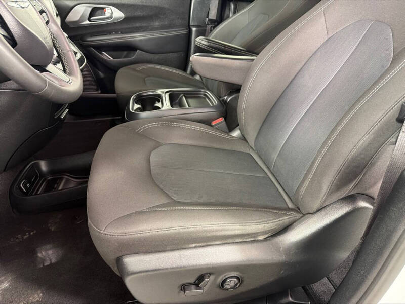 2023 Chrysler Pacifica Touring