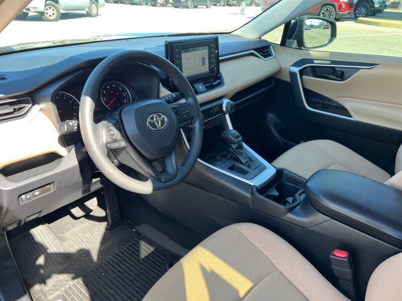 2019 Toyota RAV4 LE