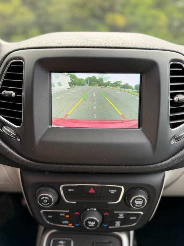 2019 Jeep Compass Sun and Wheel Edition