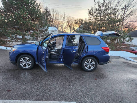 2017 Nissan Pathfinder SV