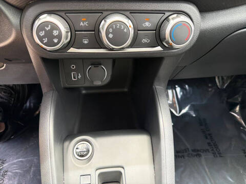 2025 Nissan Kicks Play S