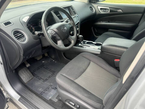 2018 Nissan Pathfinder SV