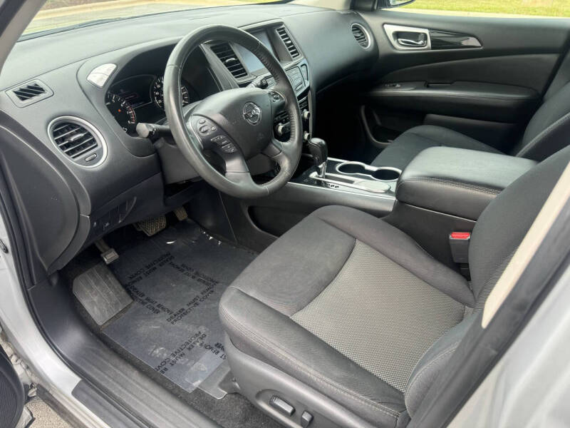 2018 Nissan Pathfinder SV