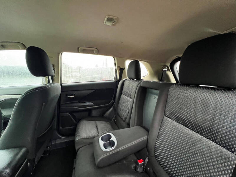 2018 Mitsubishi Outlander ES