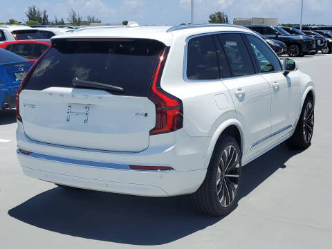 2025 Volvo XC90 B6 Plus Bright Theme 7P