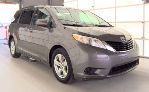2014 Toyota Sienna LE 8-Passenger