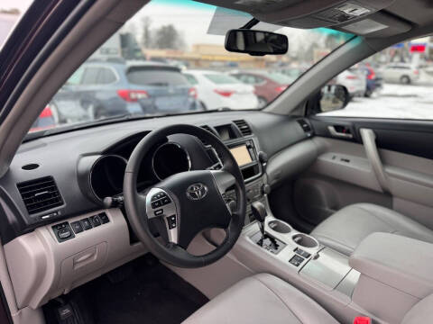 2013 Toyota Highlander SE