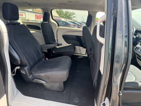 2017 Chrysler Pacifica LX