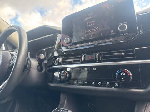 2022 Nissan Pathfinder S