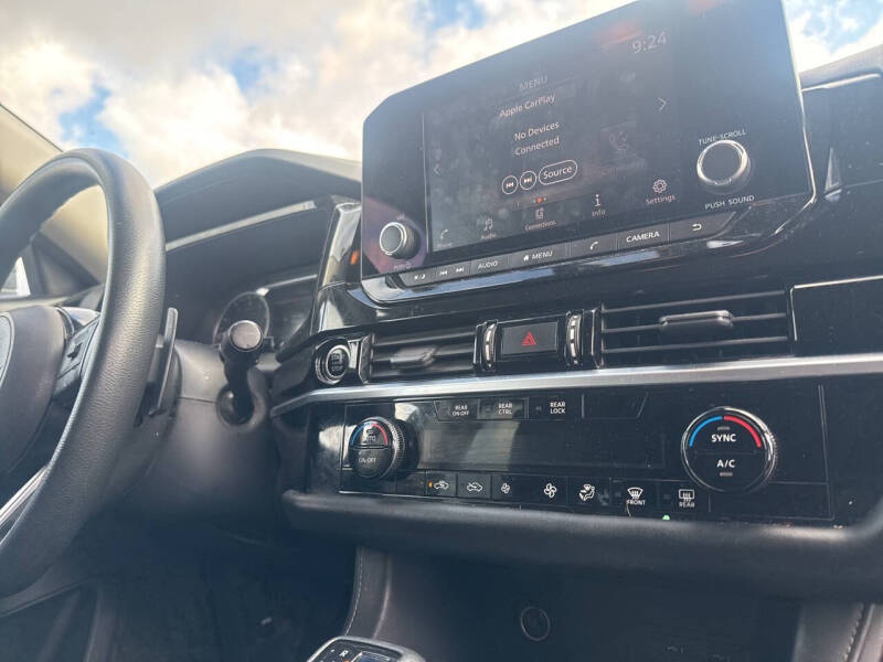 2022 Nissan Pathfinder S