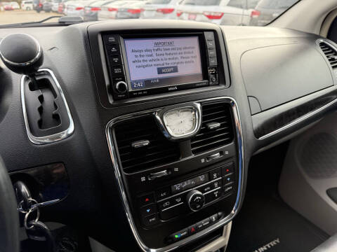 2013 Chrysler Town and Country Touring