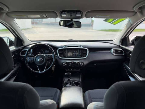 2017 Kia Sorento LX