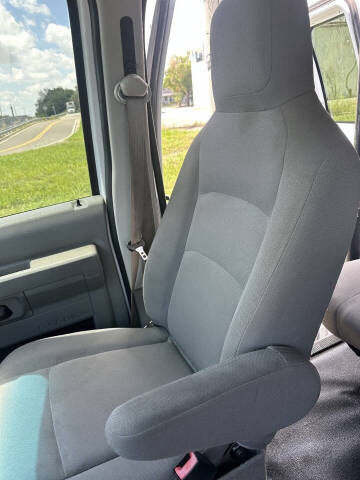 2013 Ford E-Series E-350 SD XL
