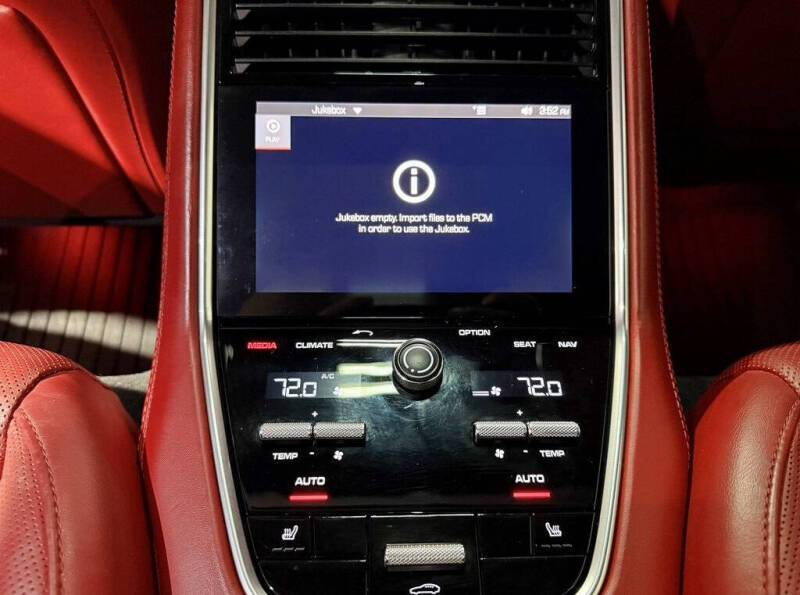 2018 Porsche Panamera 4