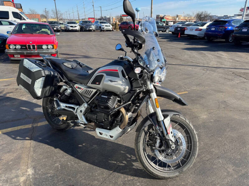 2023 Moto Guzzi V85 TT Travel