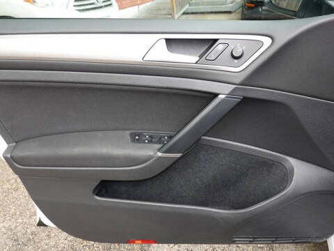 2017 Volkswagen Golf SportWagen