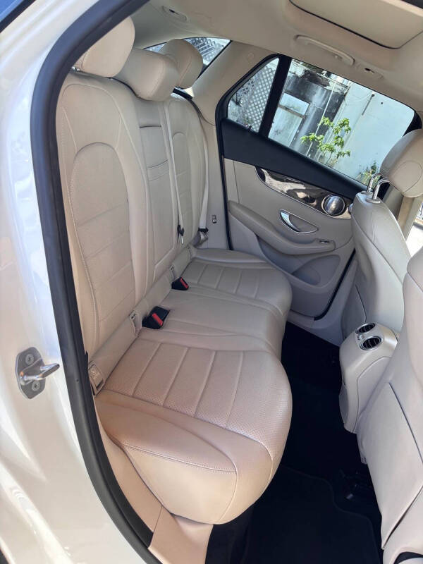 2017 Mercedes-Benz GLC GLC 300