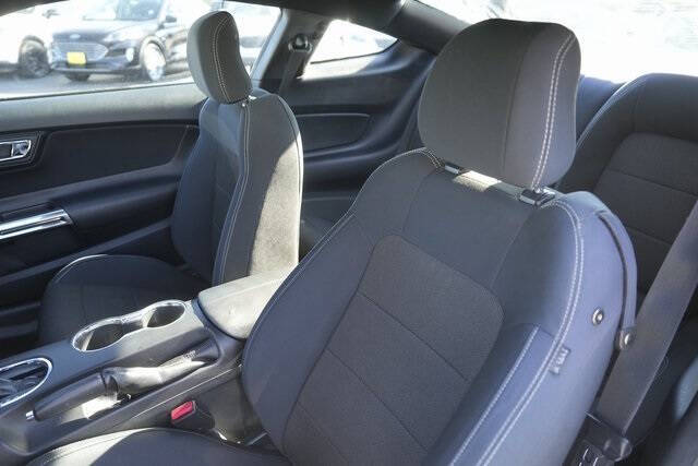 2016 Ford Mustang V6